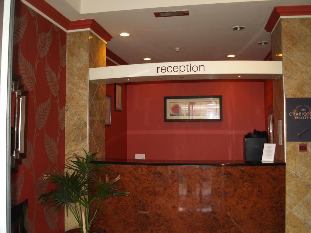 Antonine Hotel Фолкърк Екстериор снимка